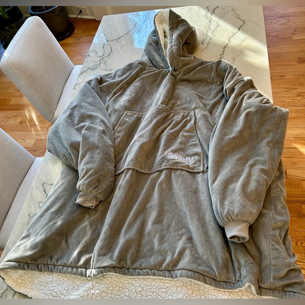 Cozy Gray Hooded Blanket Sweatshirt